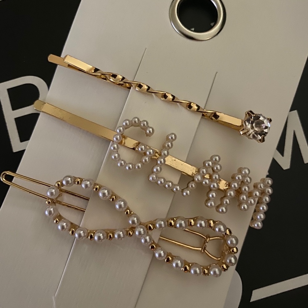 GUESS Hair Pins